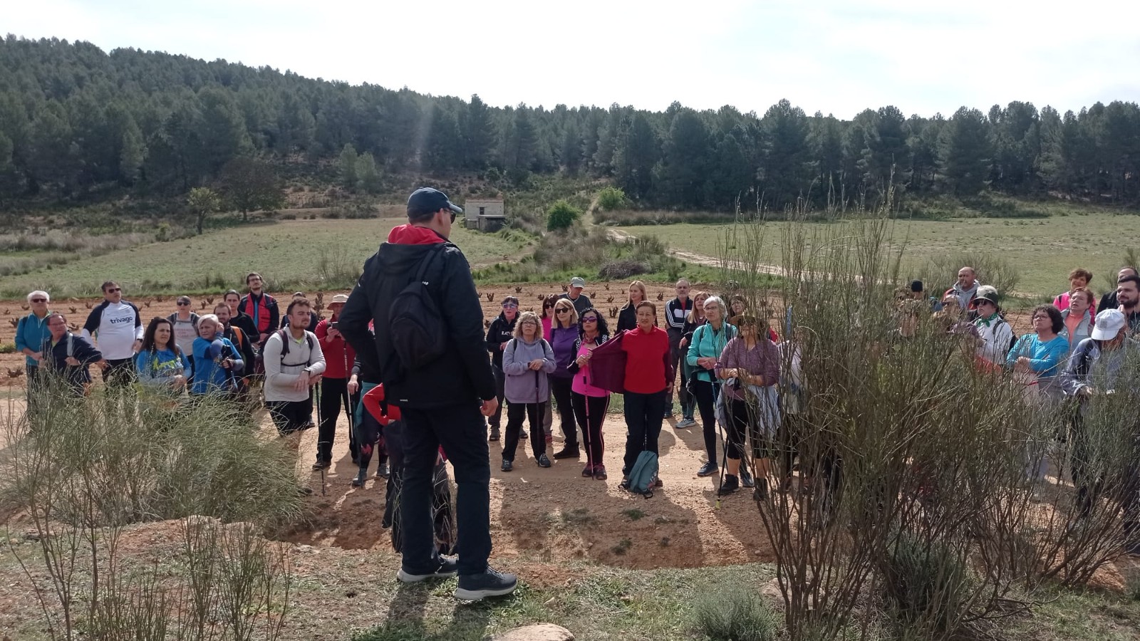 Casi 100 personas las que se han desplazado a la localidad conquense de La Pesquera para recorrer los 11 kilómetros del PR-CU 58,”Sendero del Manco”