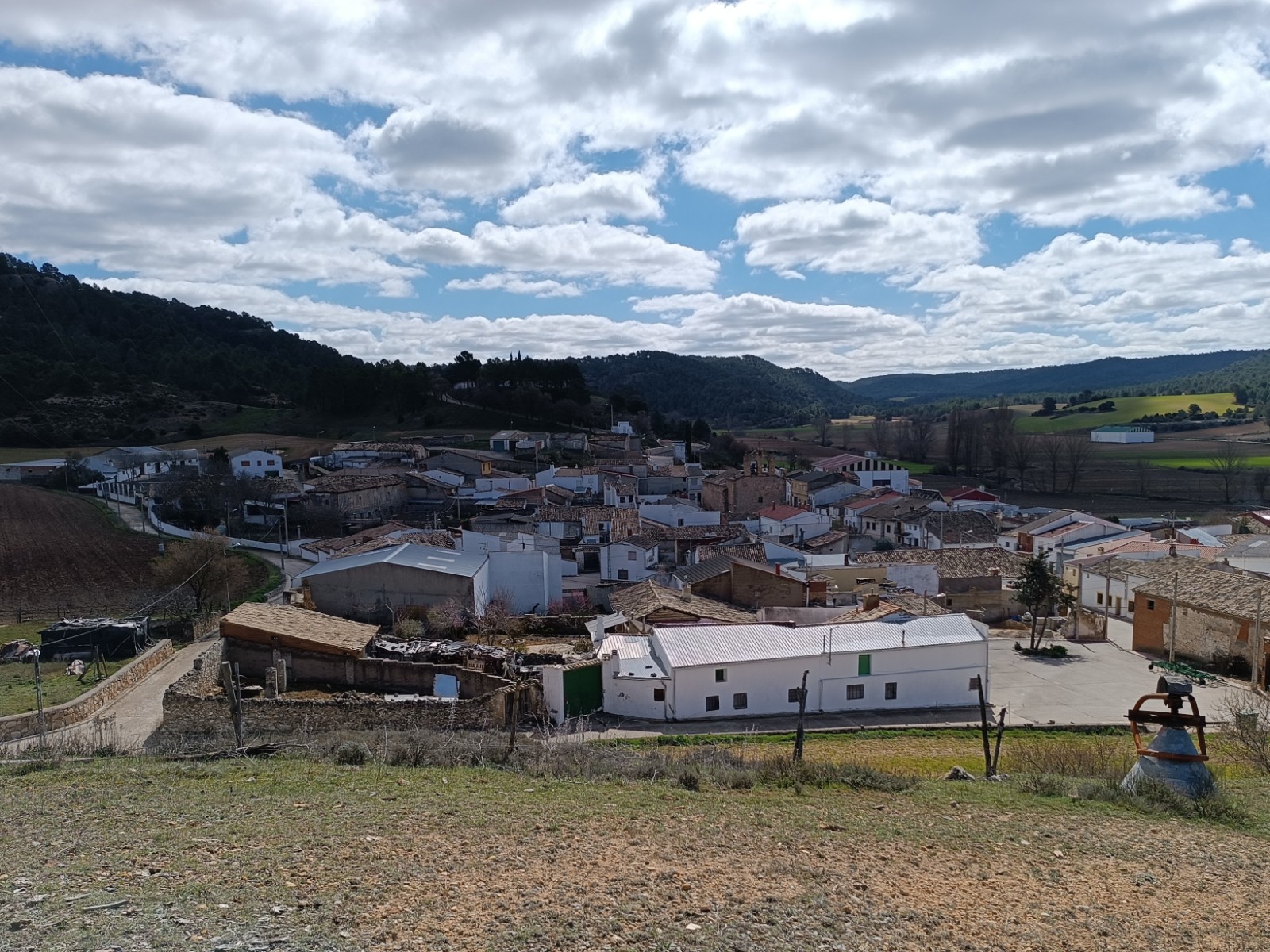 Foto: Vista de Valdeganga de Cuenca | Autor: Imagen perteneciente al archivo del Consejo de Gestión de Senderos de Cuenca | Usada en Senderos de Cuenca con fines no comerciales